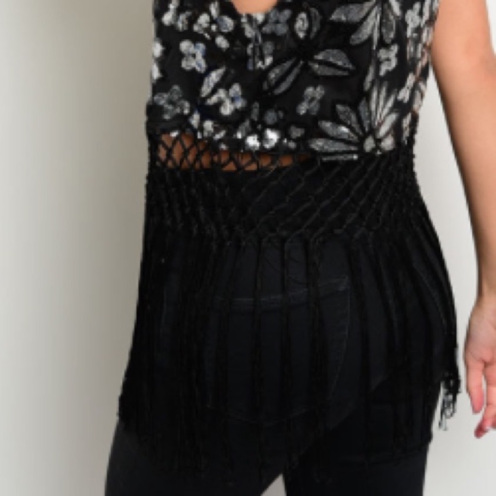 Sequins Floral Top w/Fringe - Picture 7 of 7