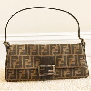🎉SALE🎉  FENDI ZUCCA BAGUETTE BAG