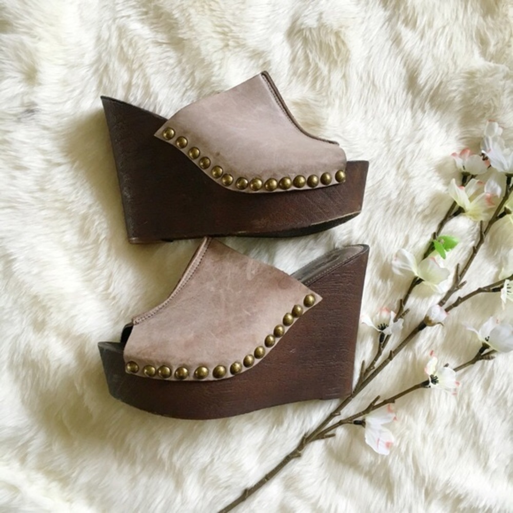 Platform wedge mules