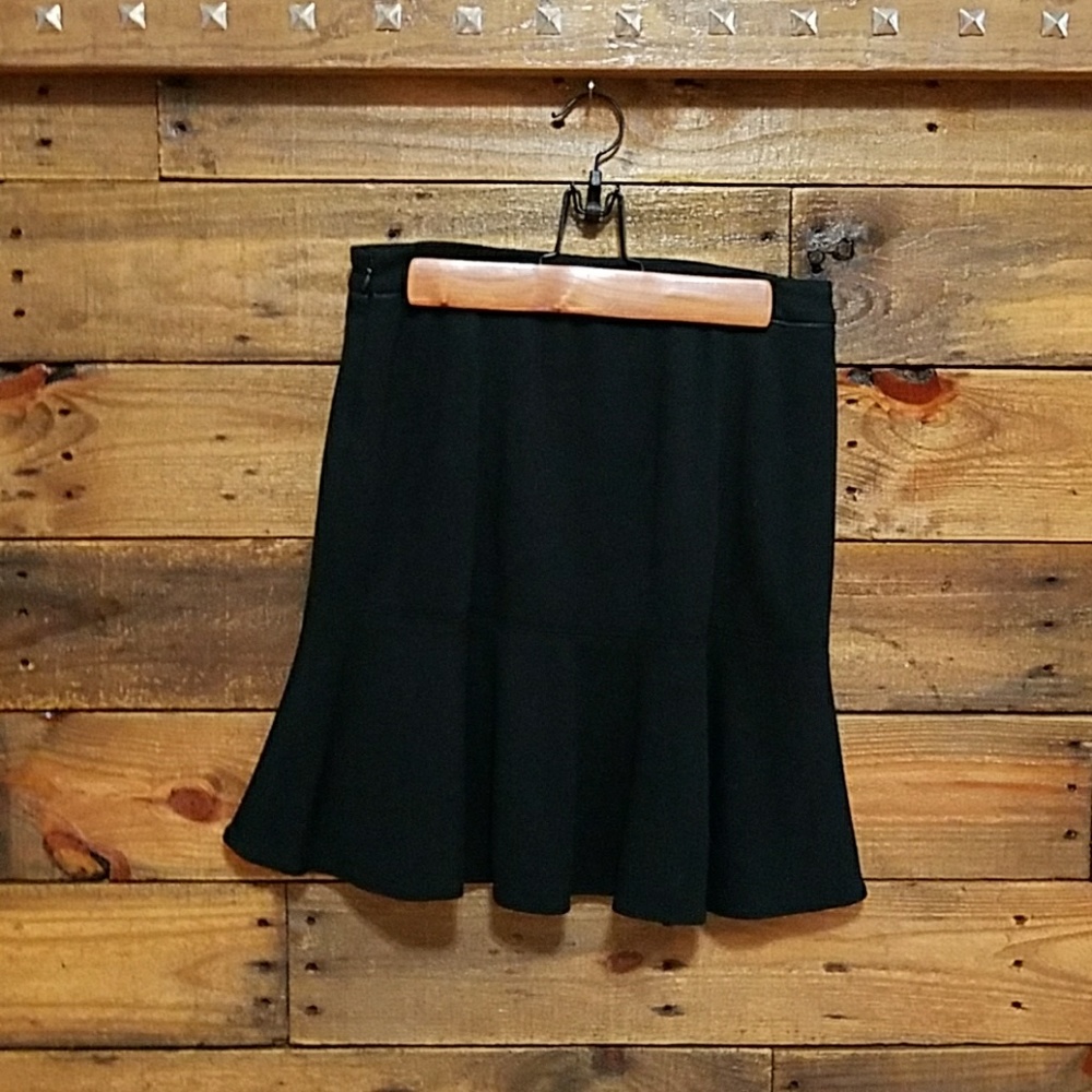 White House Black Market skirt