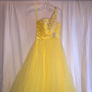 One shoulder PROM dress