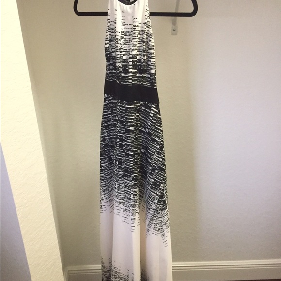 Vince Camuto Halter Maxi Dress - Picture 2 of 3
