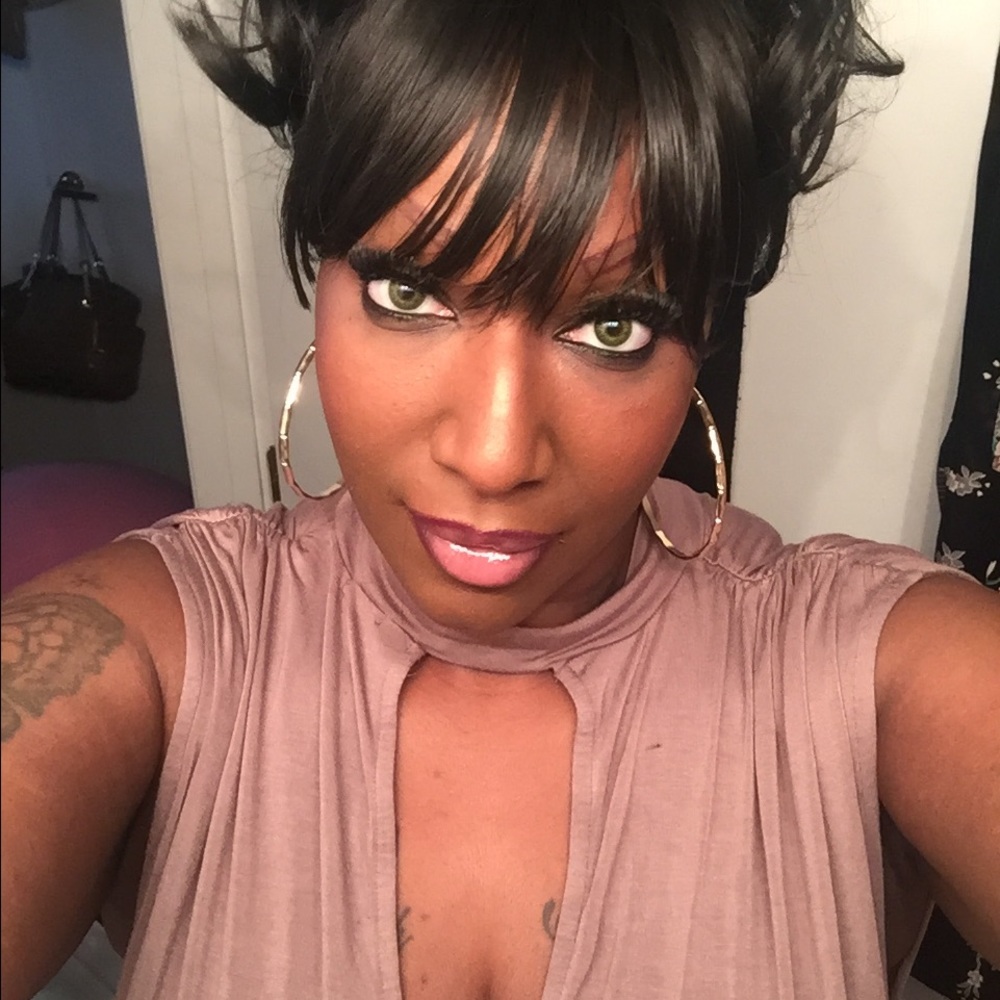 Meet your Posher, Tina