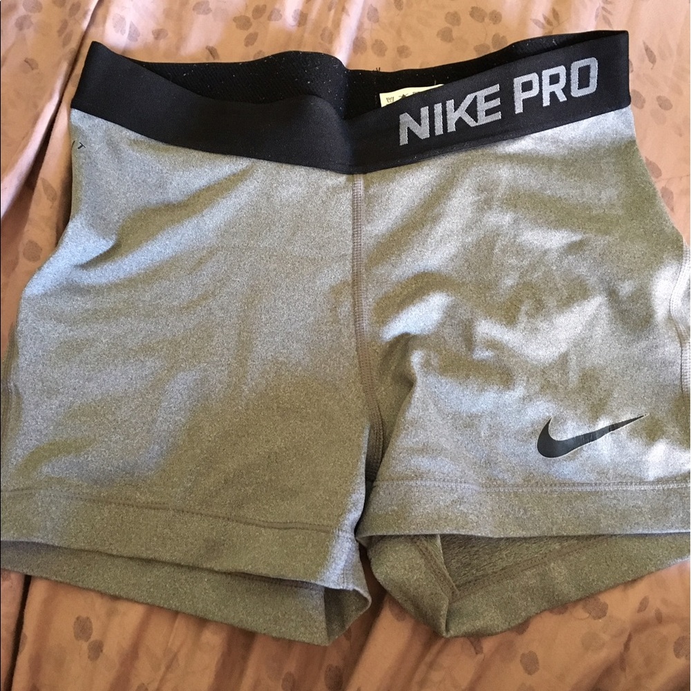 Nike Pro