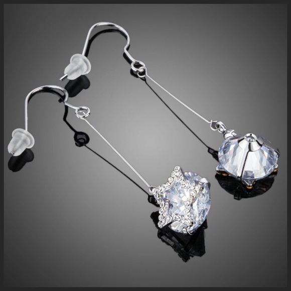 Swarovski Crystals Silver Star Drop Earrings - Picture 2 of 3