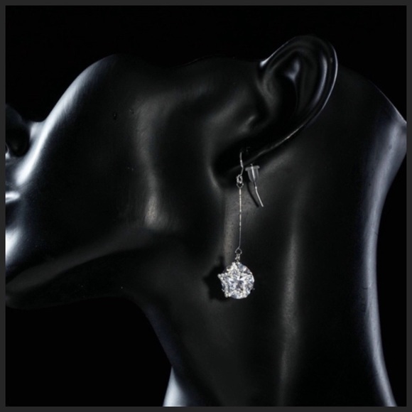 Swarovski Crystals Silver Star Drop Earrings - Picture 3 of 3