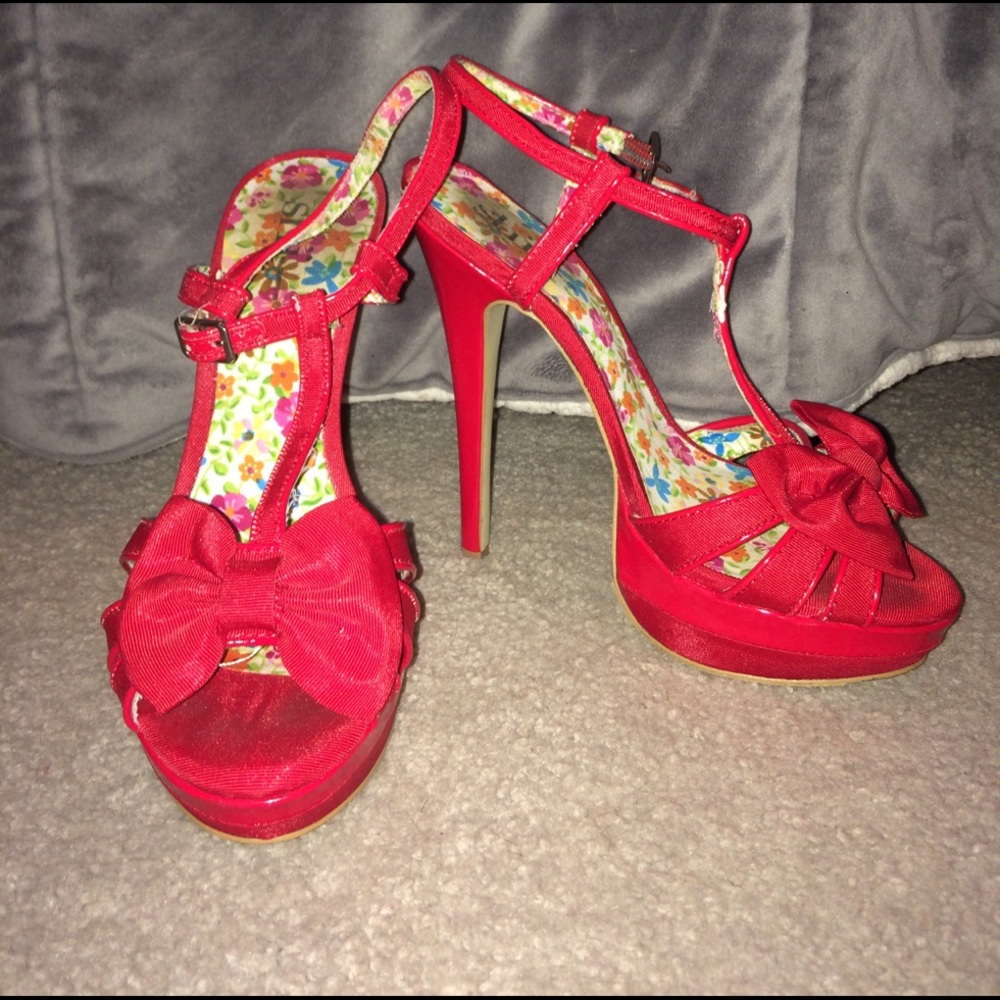 Shi by Journey Red Bow Heels