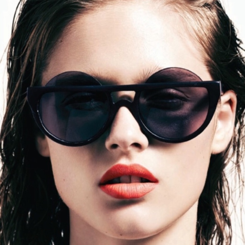 Henry Holland for Le Specs "Muffin Top"