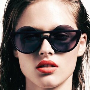 Henry Holland for Le Specs "Muffin Top"