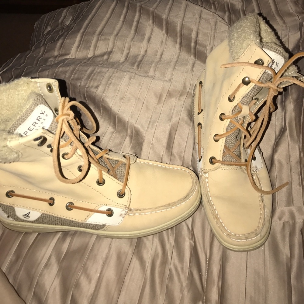 High top Sperry's with fur!