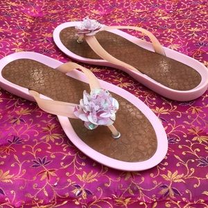 Coach pink flower thong sandal flipflops  size 9