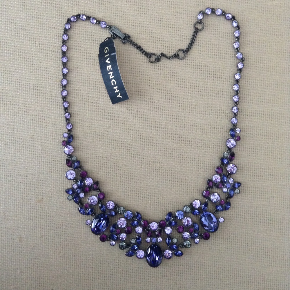 GIVENCHY fine crystal necklace
