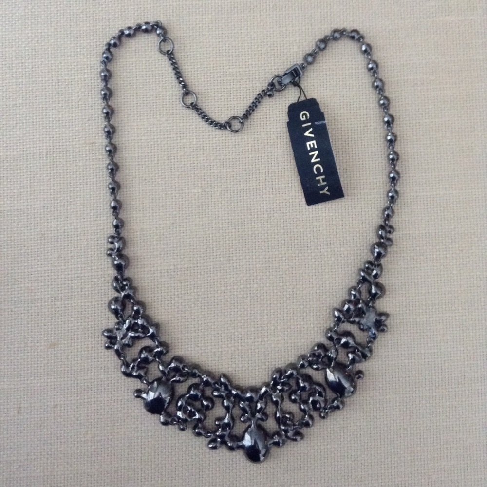 GIVENCHY fine crystal necklace - Picture 4 of 4