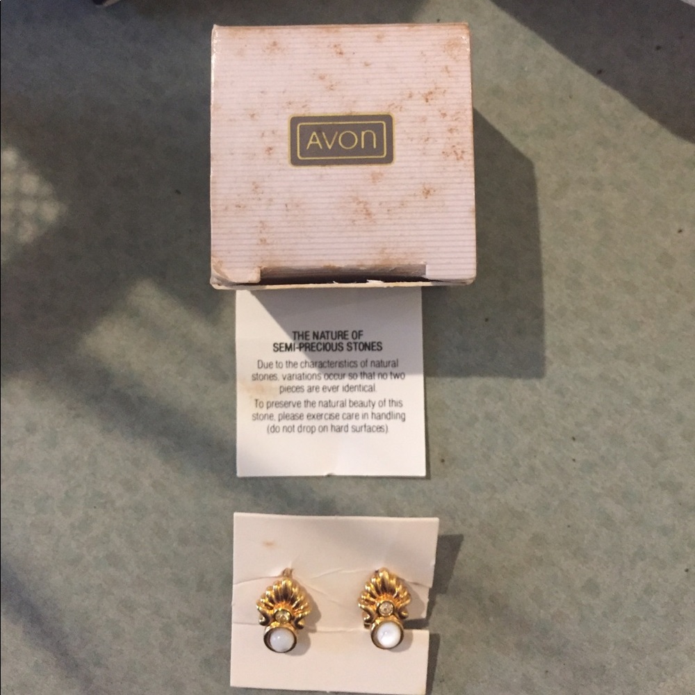 Vintage Avon Clip on Earrings