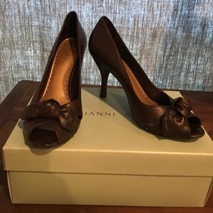 Gianni Bini Lux201 Peep Toe Heels  Brown Size 9