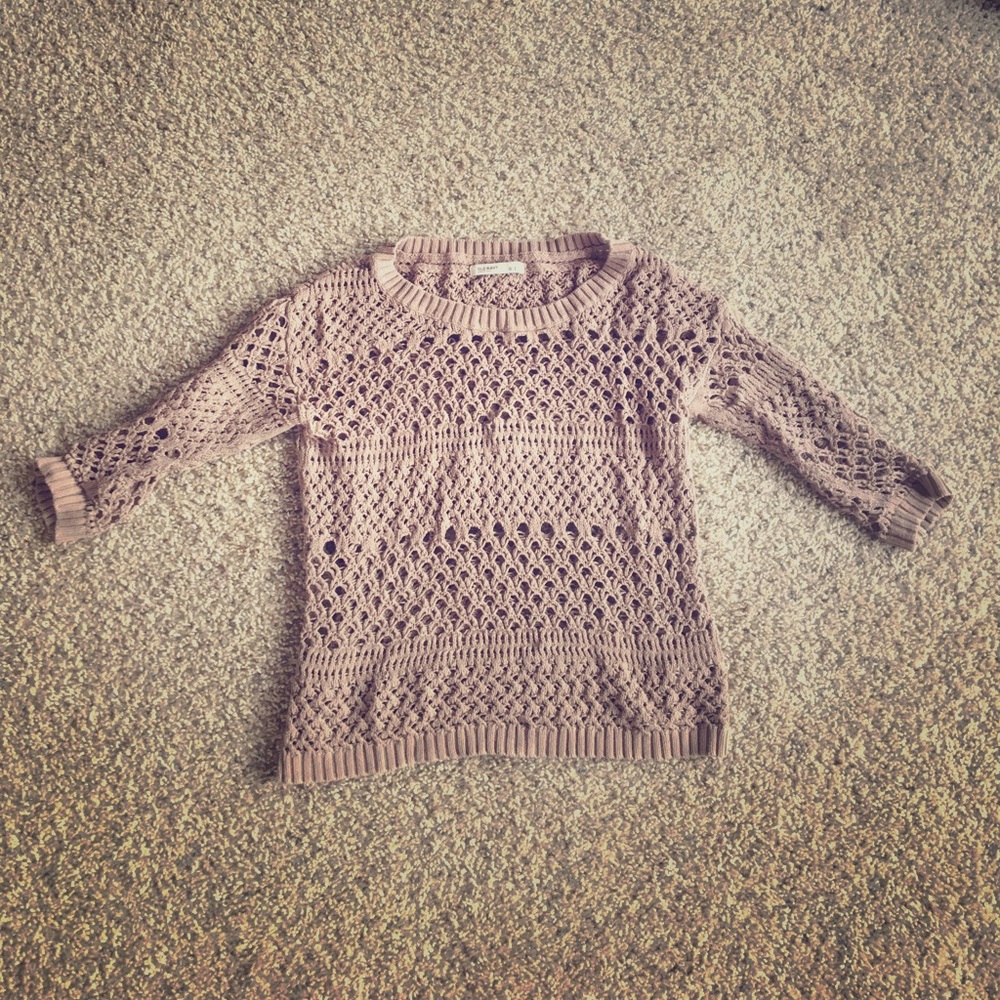 Long sleeve with holes