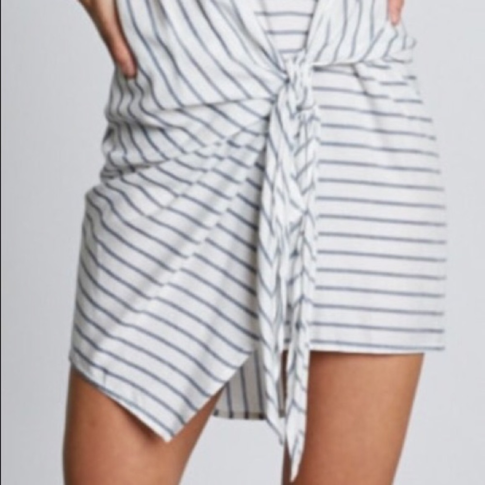 🔥NEW! Featured in bigbox store Hit The Town Dress - Picture 6 of 6