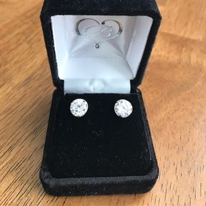 NEVERWORN BRIGHTON STUDS