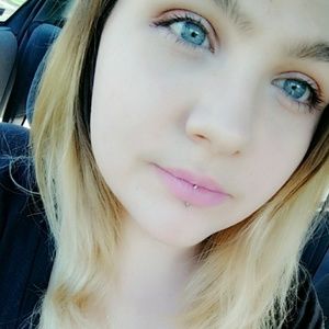 Meet your Posher, Valarie