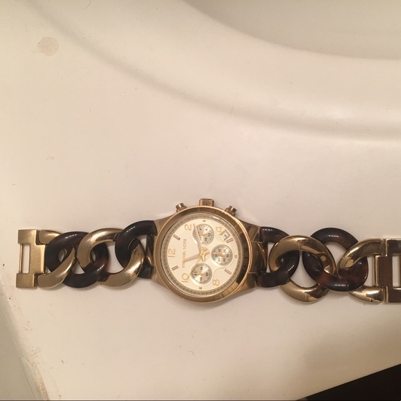 Watch - Picture 3 of 3