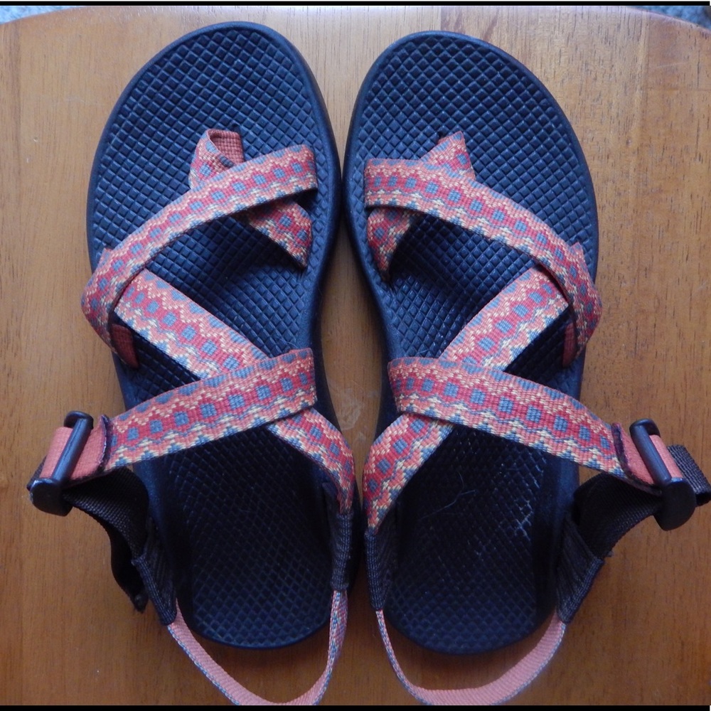 "Mountain Range" EUC Chacos