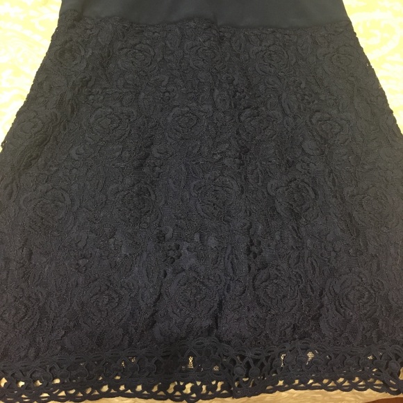 SOLD-Navy dress- laundry by Shelli Segal - Picture 4 of 8