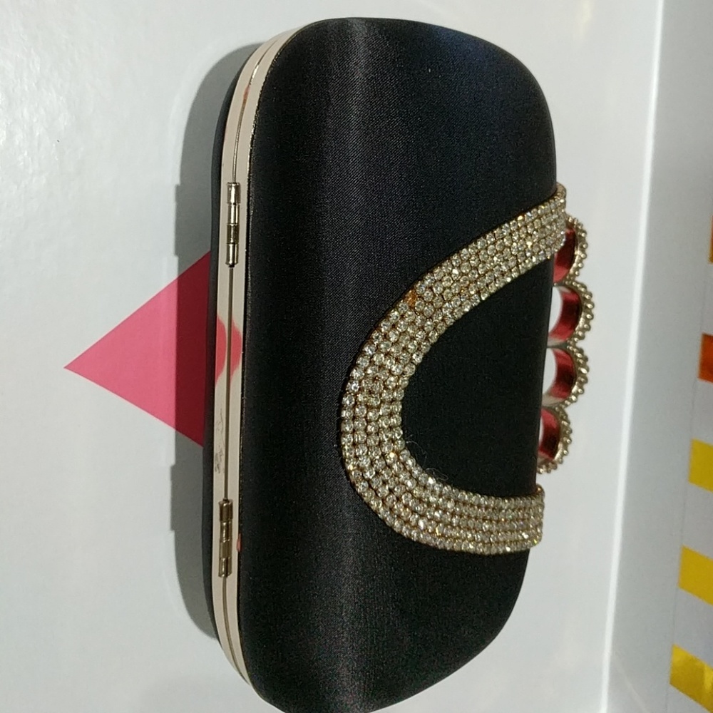 Black clutch
