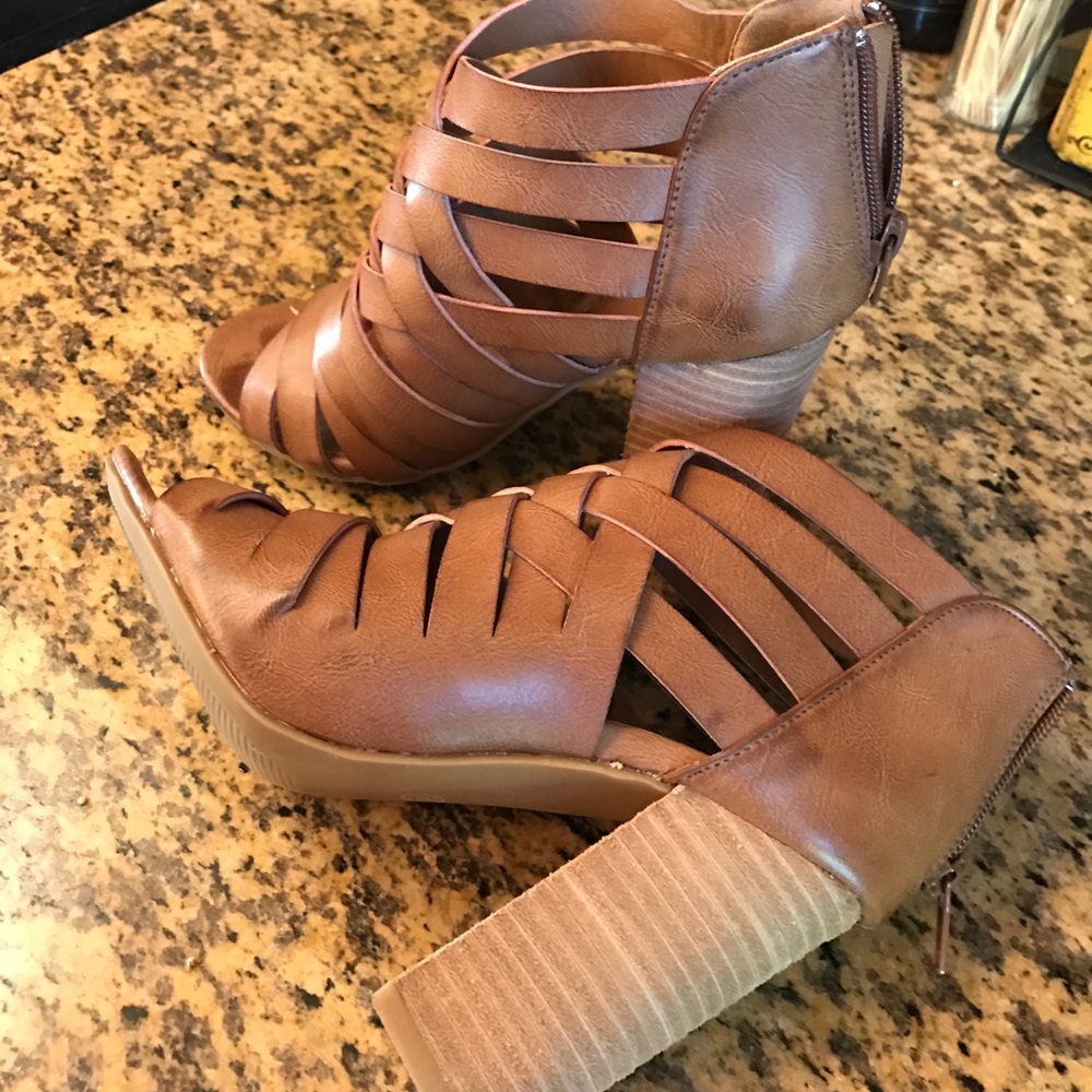 Brown strappy wrap block heels summer
