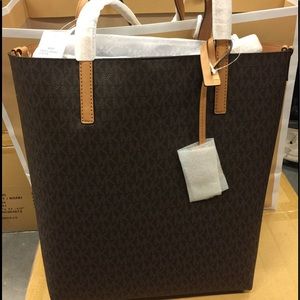 Michael Kors Tote