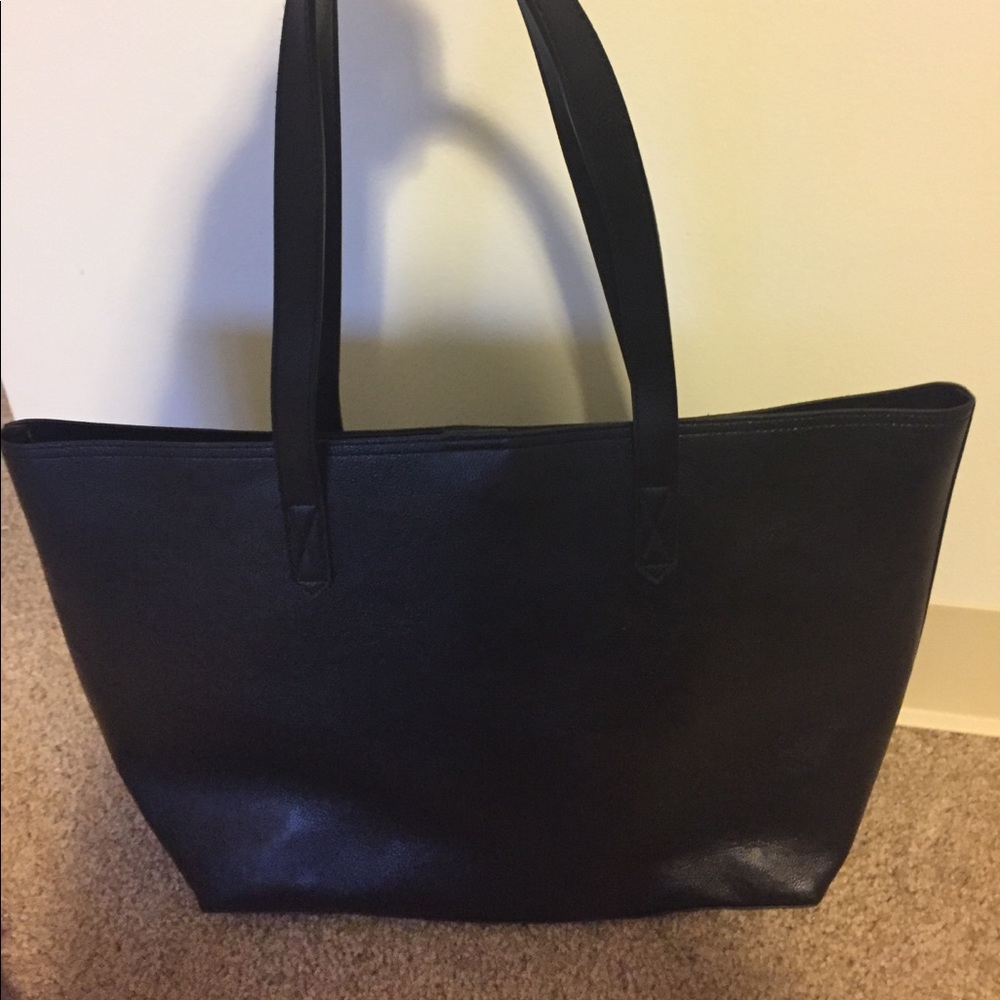 Black tote bag