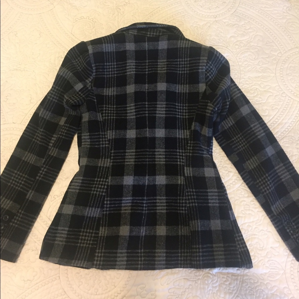 Blazer - Picture 2 of 2