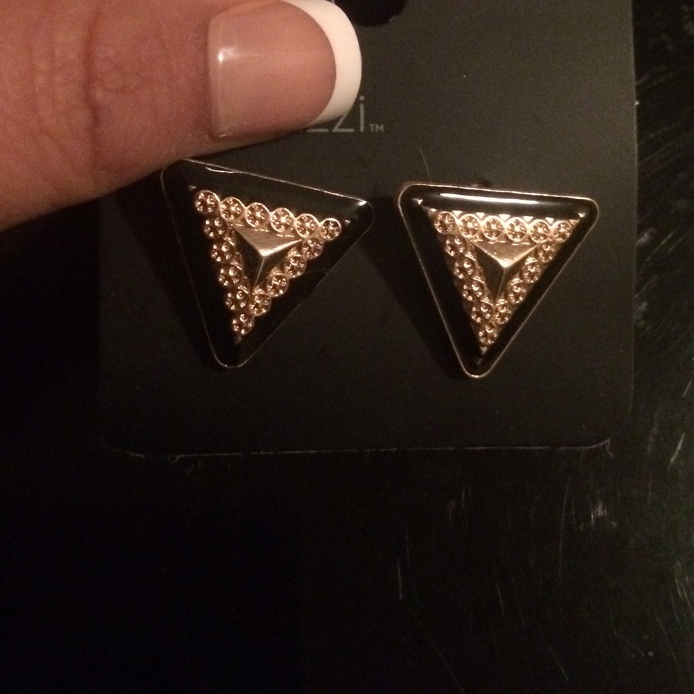 (4 for $20) brand new black & gold toned earrings