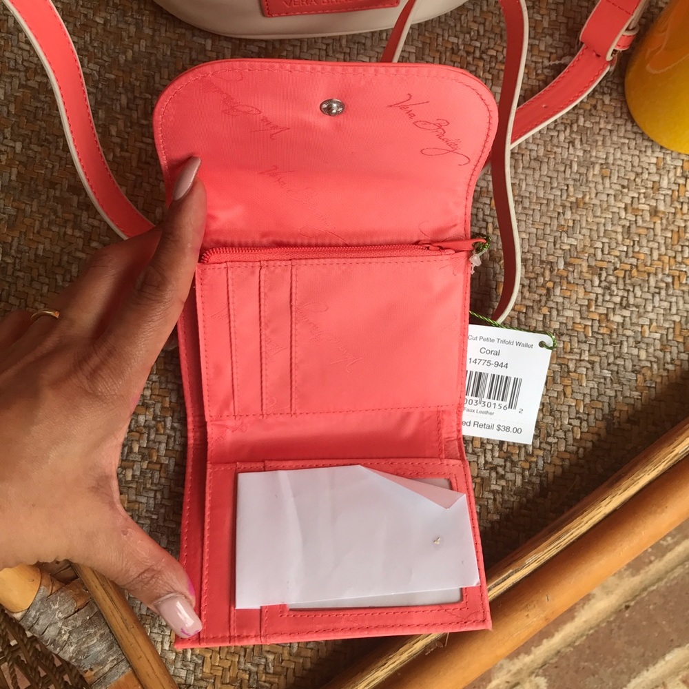 Vera Bradley coral bucket crossbody And  wallet - Picture 2 of 4