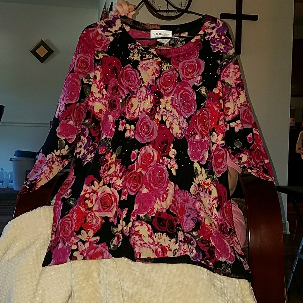 Floral embellished 3/4 sleeve sweater
