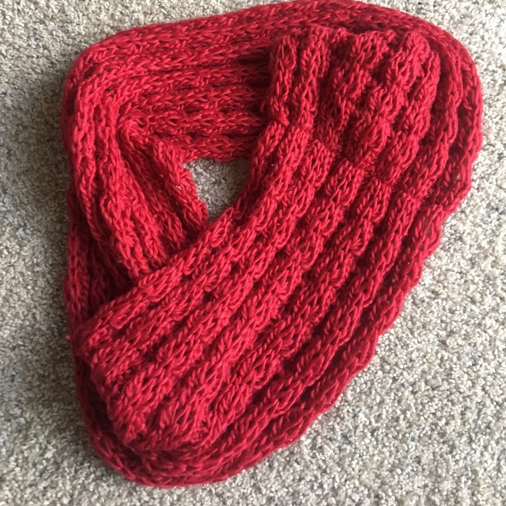 Knitted scarf