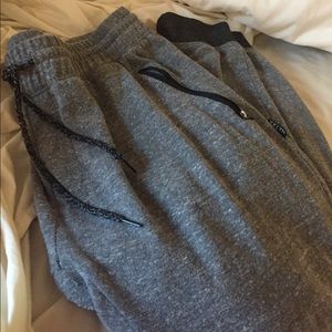 Brooklyn Men's grey joggers