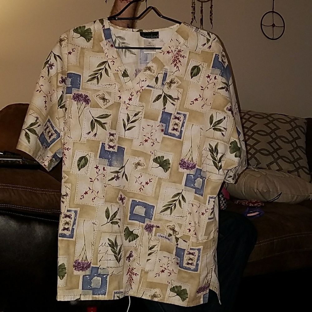 Cherokee scrub top