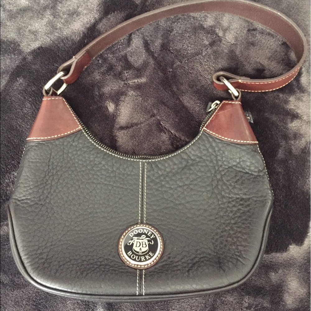 👜DOONEY & BURKE👜