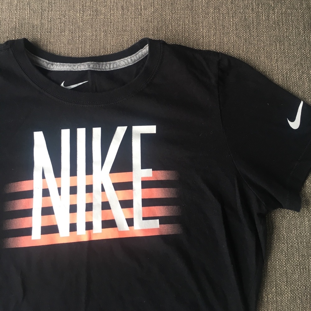 Nike workout Tee bundle!
