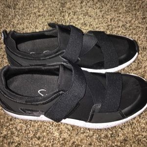 Jessica Simpson black slip on shoes