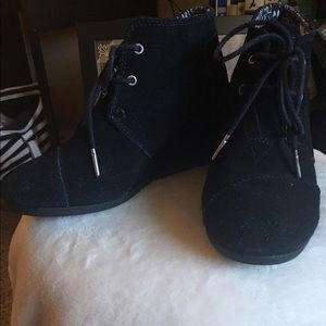 TOMS wedges