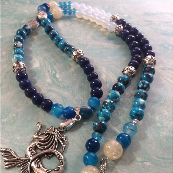 🐬🧜🏻♀️LARGE MERMAID ON A BEADED NECKLACE - Picture 4 of 8