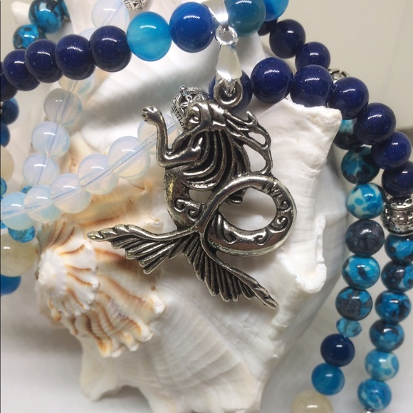🐬🧜🏻♀️LARGE MERMAID ON A BEADED NECKLACE - Picture 8 of 8
