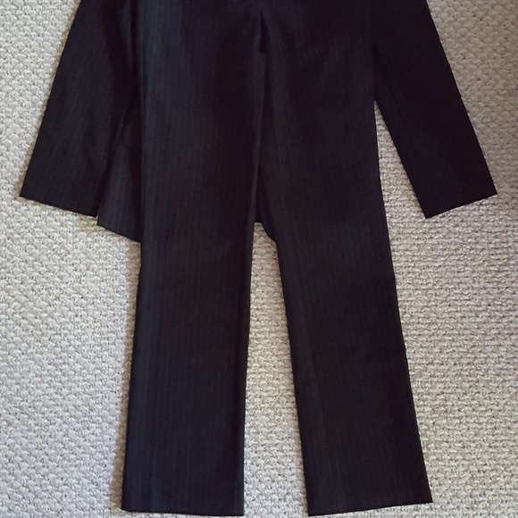 VERSACE JEANS COUTURE Differing Pinstripes! 0-4 - Picture 2 of 8