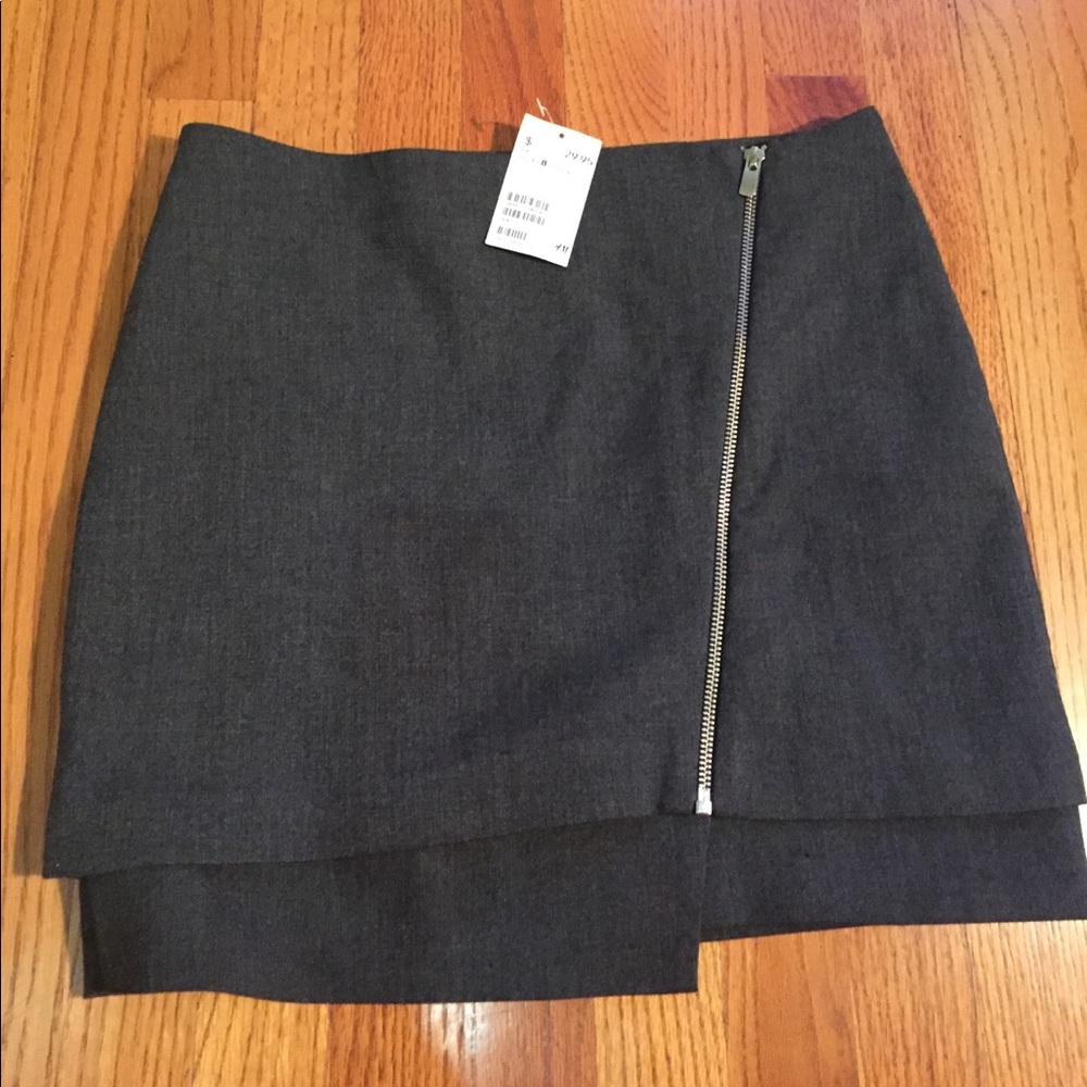 H&M Grey Mini Skirt Brand New Zipper
