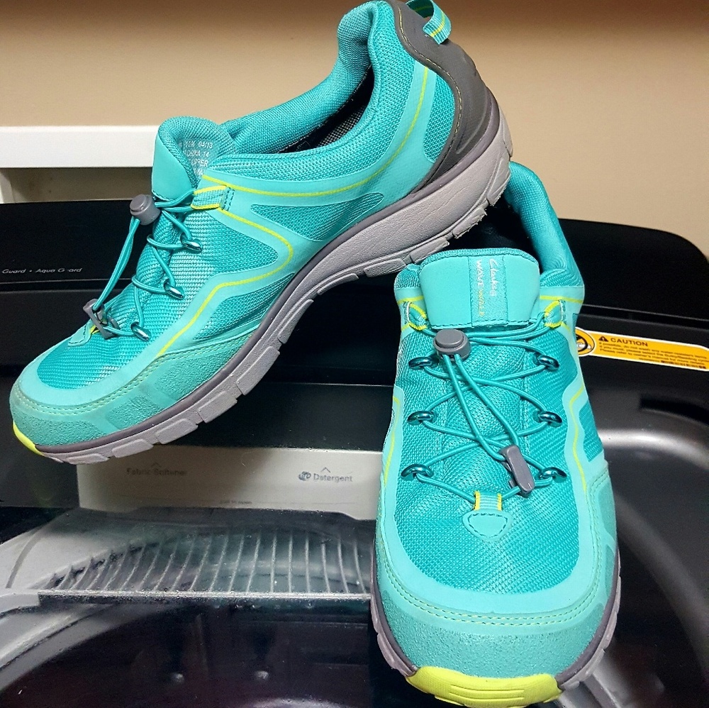 Clarks wave comfort tennis shoes size 10