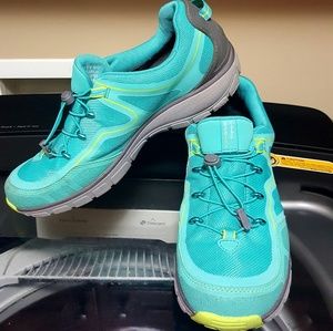 Clarks wave comfort tennis shoes size 10