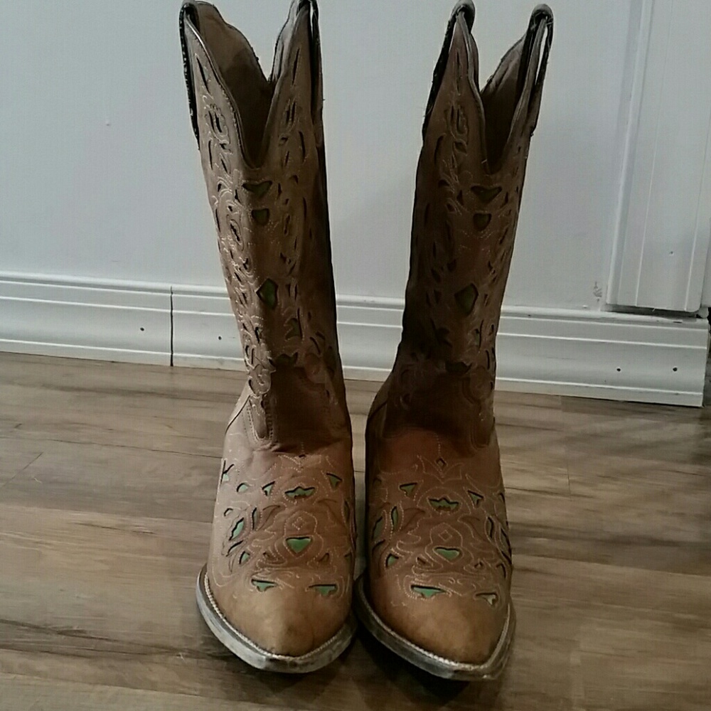 Laredo cowgirl boots