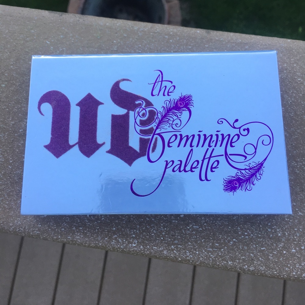 Urban decay feminine palette