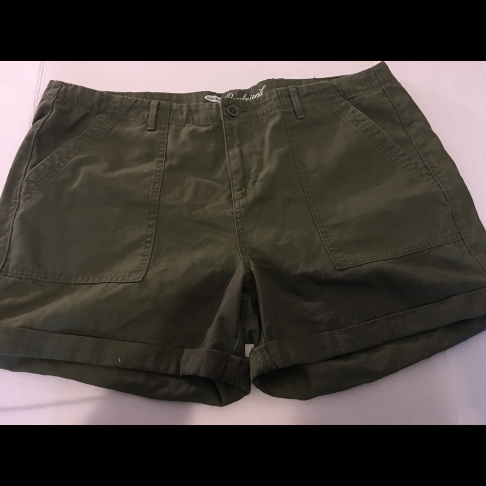Size 16 women's green shorts